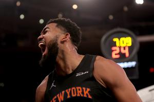 而立之年！祝尼克斯球星唐斯30岁生日快乐！🎂