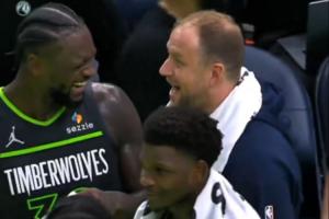 何意味🤔？威少压哨三双 兰德尔和队友喜笑颜开