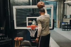 🤣笑死哈哈哈！威少连扣4次超矮篮筐🤣全飞了！