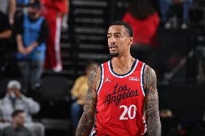 难救主！科林斯13中8拿到17分 末节2中2拿到5分