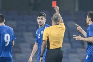 🟥卡帅还得教！21岁胡桑诺夫填坑飞铲吃直红，生涯135场第2红