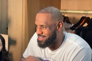 詹姆斯：当我持球突破或有球在手时 我仍然能吸引很多防守注意力