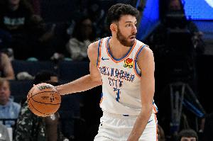 戴格诺特称赞霍姆格伦：他能融入比赛节奏中 我们无需做特别安排