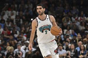 游刃有余！阿尔达马半场9中6拿到15分4板 三分4中2