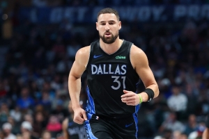 队记：独行侠赛季艰难克莱或成交易焦点 重建已成球迷心中的共识