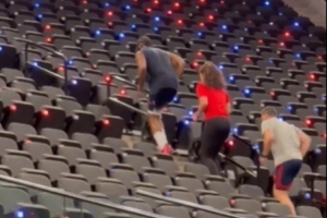 船记：哈登总是训练结束后加练到最后 常常持续一小时以上