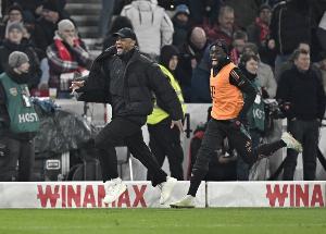 拜仁连续18场德甲比赛进球2+，德甲历史仅次于13-14赛季拜仁