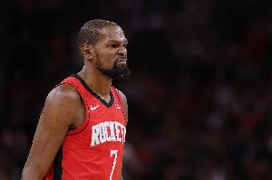 与亚当斯同场时KD每百回合砍40.3分&三分42.3% 反之29.7分&33.3%