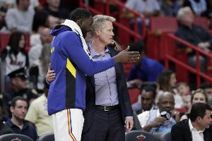 科尔：追梦下场时防守数据下滑不意外 希望他下场时霍福德能上来