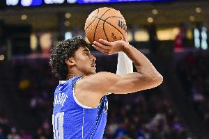 命中率46.1%！基德：克里斯蒂三分很出色 他的投射能拉开进攻空间