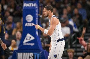 没准星！克莱半场7投仅2中拿到5分 三分5中1