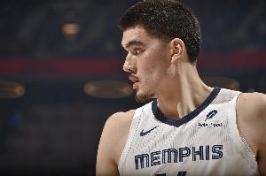 黄雀在后！埃迪一路跟防 追身大帽扇飞马绍尔上篮