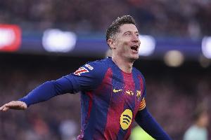 阿斯：费内巴切为莱万开一年半合同，莱万想要两年半合同