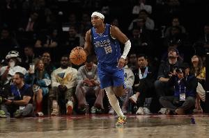 手感火热！布兰登·威廉姆斯开场三分球两连击