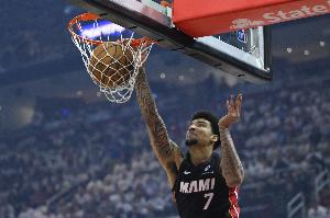 东部小文班！韦尔半场收下11分10两双 狂揽7个进攻板&正负值+15