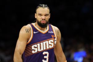 敢打敢拼！狄龙·布鲁克斯24中10拿到全队最高25分 正负值+8