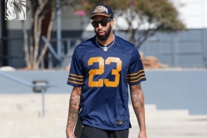 复出在即？浓眉随队出征客场 未来4连客&第二场将重回洛杉矶