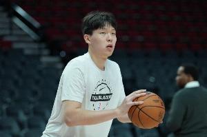 虽迟但到！“杨瀚森NBA生涯首个三分”话题冲上微博热搜榜第7