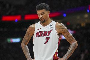 真小文班呀！韦尔怒轰20分16板2断&8前场板 正负值+26全场最高！