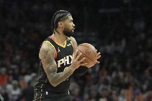 黄雀在后！吉莱斯皮精彩背传理查兹 但后者上篮遭科内特钉板大帽