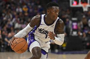 串联可以！施罗德半场送7助攻 4中2贡献4分3篮板