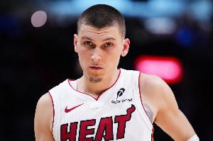 复出打得可以！希罗18中12拿下24分7板3断