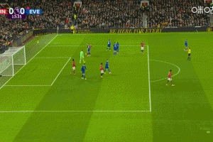 纷纷扰扰与我无关！盖耶掌掴基恩时，姆伯莫路过去找齐尔克泽沟通