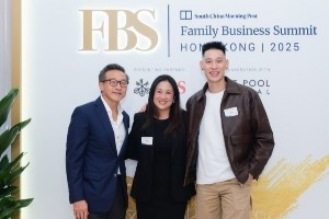 书豪在香港参加企业峰会：见了蔡老板&姚明 还去了迪士尼