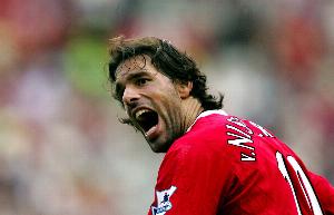 鲁尼：我刚到曼联时向范尼学了很多，非常感激他为我做的一切