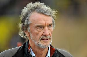 太阳报：拉爵正在商谈将曼联的餐饮外包，部分员工担心可能失业