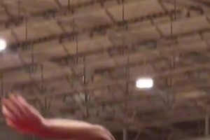 欧锦赛之后真正进化了！申京在火箭队内训练中奉献暴扣+三分！