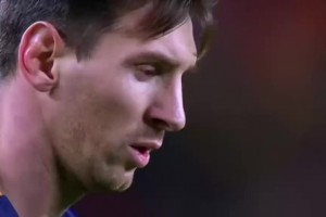 逆天！马宁给学生上课时惨遭学生出示红牌罚下，等下捶你🤣