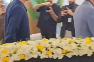 进军植发业！C罗和乔治娜现身自己新开的植发诊所🤣