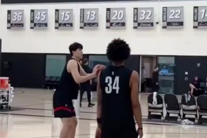 手感柔和！杨瀚森训练后独自加练罚球💪