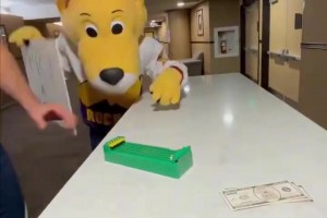 约老师真是个赛马的高手！可以输篮球比赛 不能输赛马比赛😅