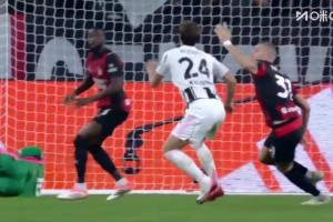 门将立功！加蒂门前无人盯防凌空打门！迈尼昂迅速封堵神勇扑出！