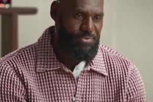 猜对了！杨毅：老詹现在也玩梗弄这大事！任冉：备不住还是个广告