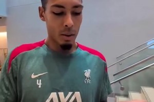 哈登：皇马是世界最棒的🫠莫德里奇：你要不要看看旁边的拜仁