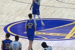 全场沸腾！TJD在球迷日秀歌喉唱Beyoncé的《Halo》