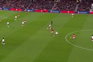 曼联球迷：无法原谅加纳乔！浪费了齐尔克泽的绝妙助攻😡