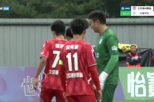 出击被过掉后果断选择禁区外手球！若你是这位门将，你会怎么做？