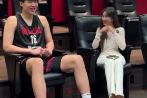 周玲安晒vlog专访杨瀚森训练 小杨在姐姐面前有点害羞😂😂