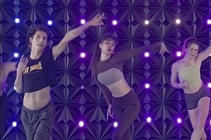 周玲安晒自己跳舞视频，这也太妖娆了🙈