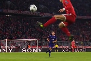 😱人类满级停球瞬间！拜仁：你知道的，J罗也是罗！