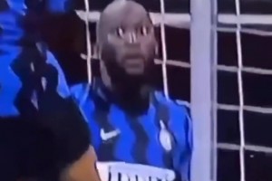 重温卢卡库国米名场面：桑切斯头球瞬间，铁憨憨眼神都亮了😂