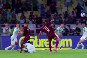 高难度动作！41岁弟媳凌空侧钩绝杀救主🤯