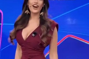 火遍外网！欧冠官方女主持人拥有百万粉丝，不得不说颜值真好😍