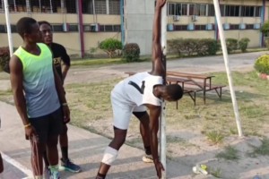 塞内加尔篮协实训裸足201臂展223天赋怪，关键还有张伯伦皮肤！