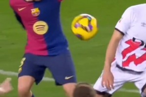 马赛34年来首位大四喜的球员！来感受下火力全开的青木有多恐怖？