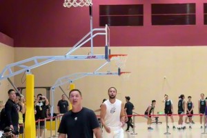 “库里投篮的准度真不开玩笑”，除了“哇”没有其他形容词了🏀